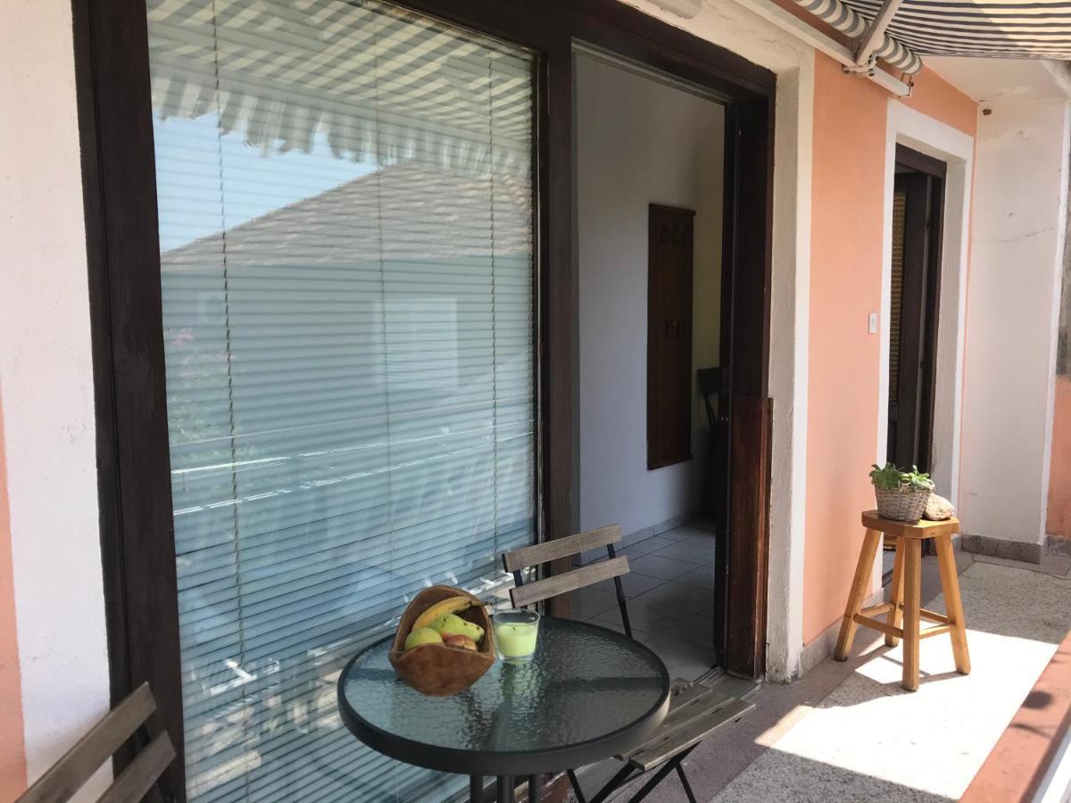 Apartmani Vilma Pakoštane Екстериор снимка