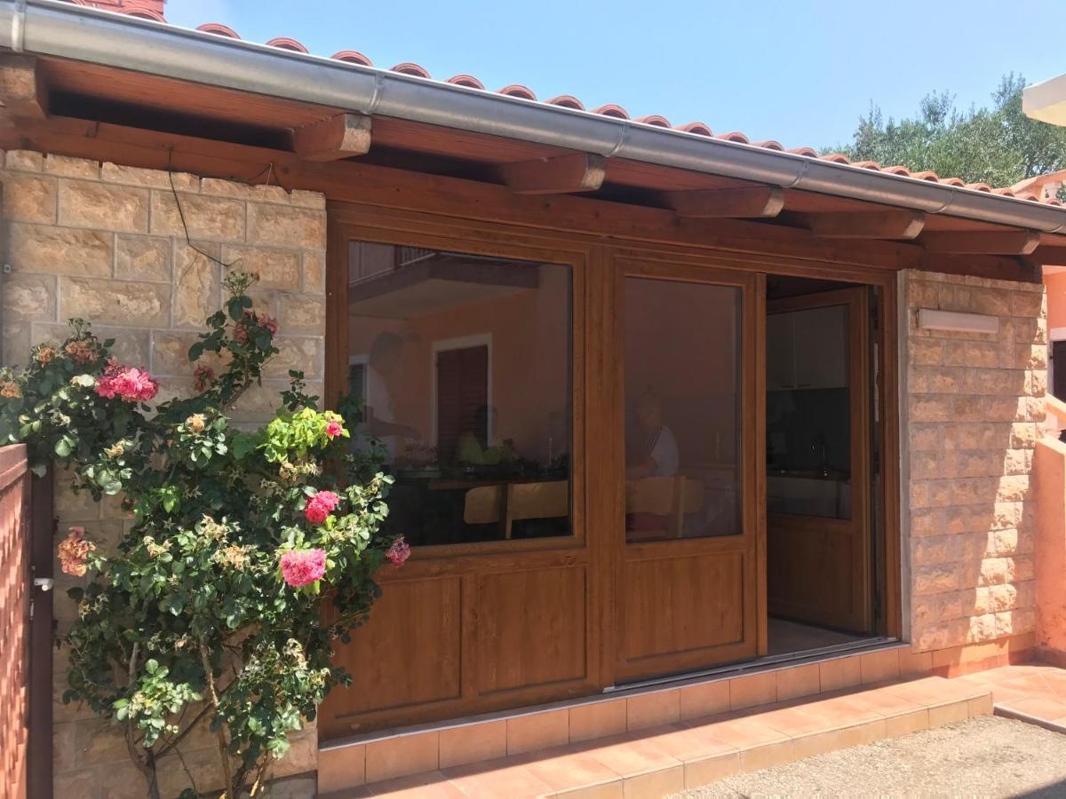 Apartmani Vilma Pakoštane Екстериор снимка