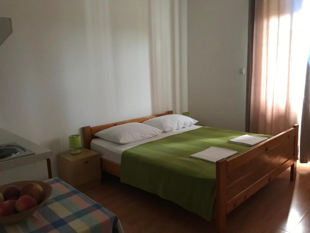 Apartmani Vilma Pakoštane Екстериор снимка